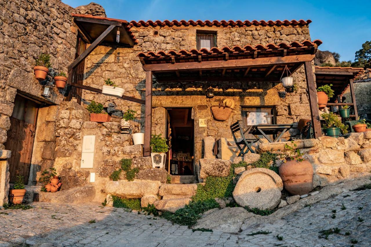 Отель Old House Монсанту Экстерьер фото